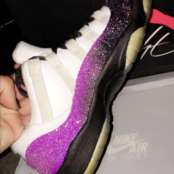 Custom glitterbombed iced out jordans - Picture 2 of 8